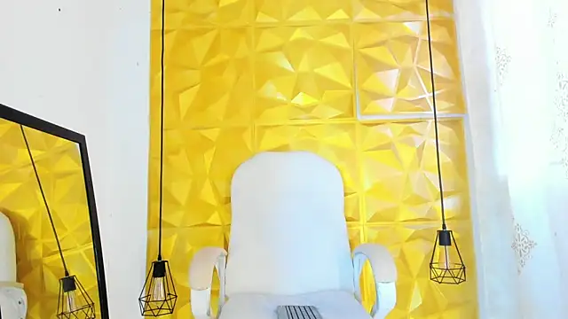 Snapshot of Annie_Addyson chatting on September 2025 10:21:02 PM Annie Addyson online show from September 2025 10:21:02 PM