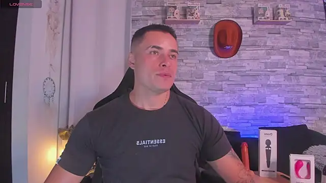 connorsmiith online show from November 2025 08:41:02 PM