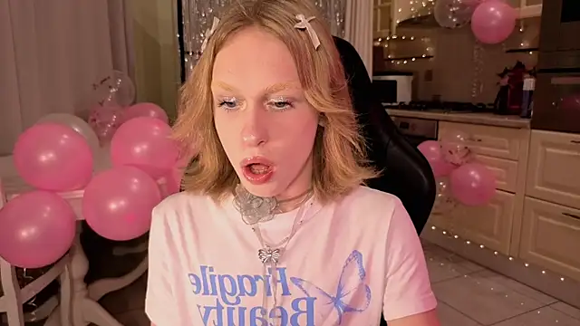 BarbieRichy online show from October 2025 05:48:02 AM