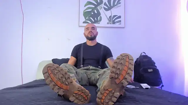 Maximo Di Santi online show from October 2025 08:00:02 PM