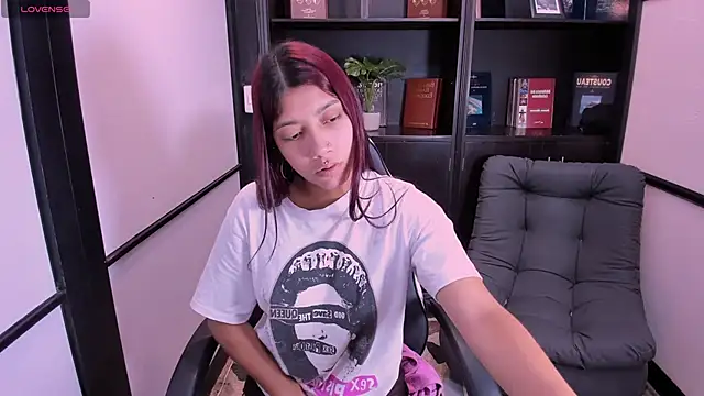 SharonQueen1 online show from November 2025 12:04:01 PM