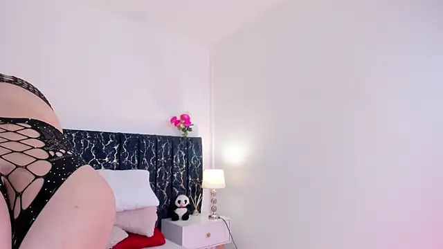 katte landerr online show from April 2026 01:05:02 PM