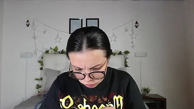 Megan 05  online show from March 2026 06:58:01 PM