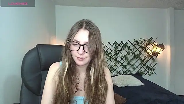 velvet  moon online show from March 2026 12:26:01 AM