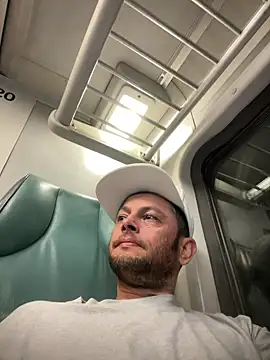 Carlosmauricio123 online show from April 2026 12:43:02 AM