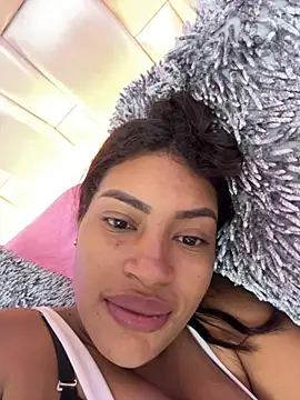 AmberMoss1 online show from October 2025 07:44:02 PM