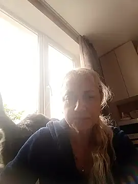 Snapshot of KissMiSveet chatting on November 2025 10:21:01 AM KissMiSveet online show from November 2025 10:21:01 AM