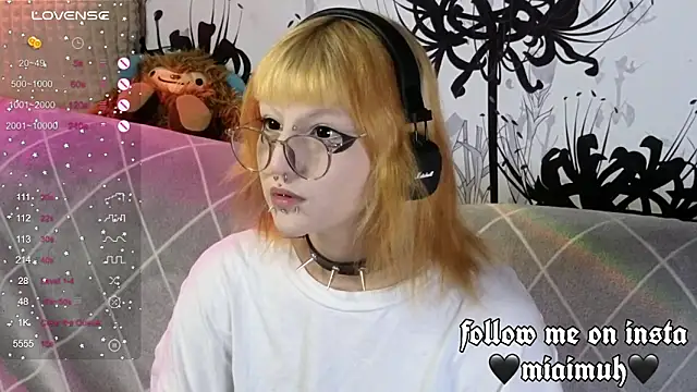 mia  yui online show from September 2025 02:00:02 AM