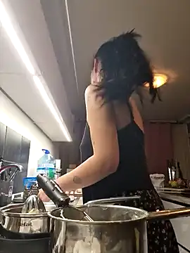 Alexandra knight online show from September 2025 05:29:02 PM