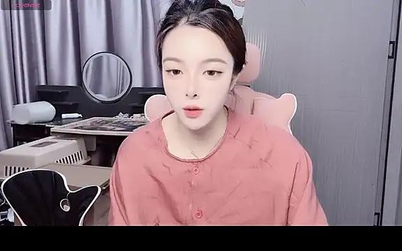 Snapshot of AmyySC chatting on April 2026 01:37:02 PM AmyySC online show from April 2026 01:37:02 PM