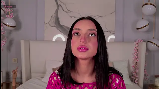 Snapshot of AdoraCortes chatting on November 2025 05:06:02 AM AdoraCortes online show from November 2025 05:06:02 AM