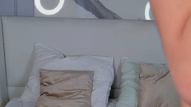 Snapshot of AdoraCortes chatting on November 2025 05:07:01 AM AdoraCortes online show from November 2025 05:07:01 AM