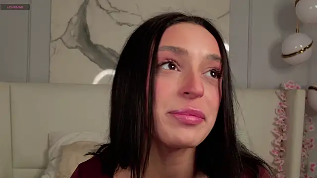 Snapshot of AdoraCortes chatting on November 2025 05:11:01 AM AdoraCortes online show from November 2025 05:11:01 AM