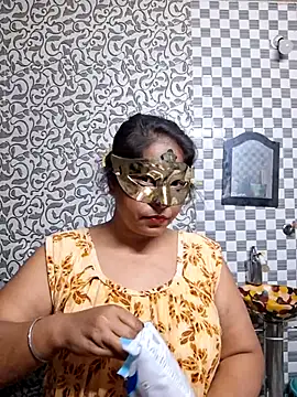 SIMIHOT online show from June 2026 04:11:01 PM