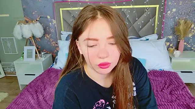 Moon  Bunny online show from April 2026 03:20:02 PM