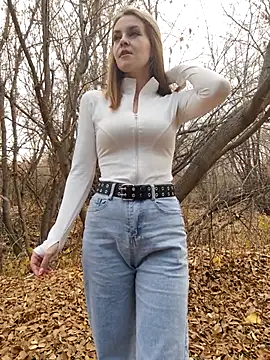 YOOUR EVAA online show from October 2025 09:00:01 AM