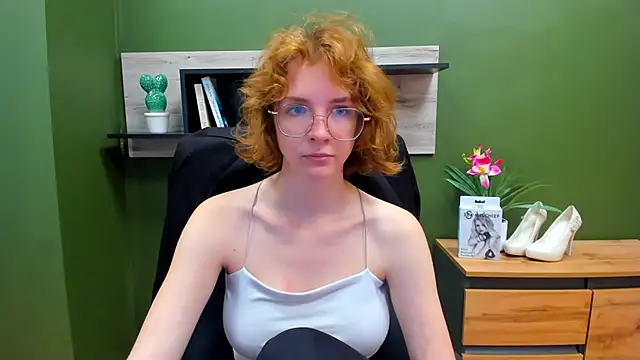 juicyPenny online show from September 2025 06:37:02 AM