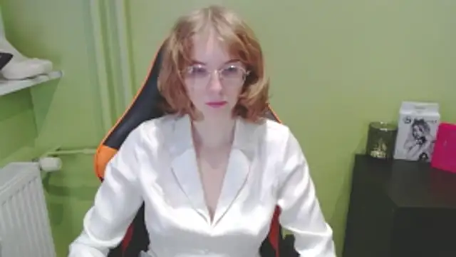 juicyPenny online show from December 2025 07:45:02 AM