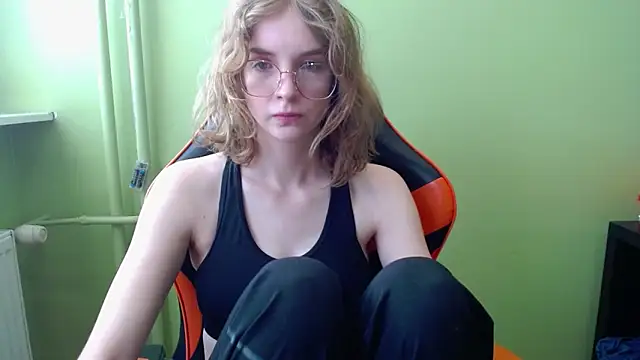 juicyPenny online show from March 2026 07:22:02 AM