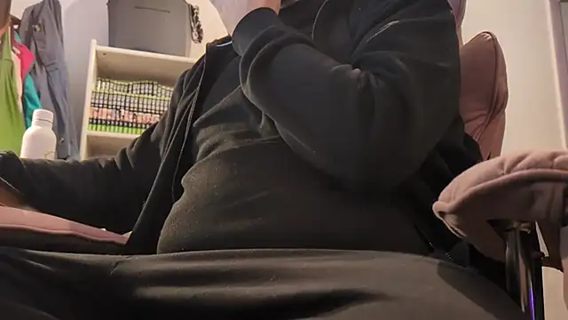 Jonpol74  online show from November 2025 10:26:02 AM