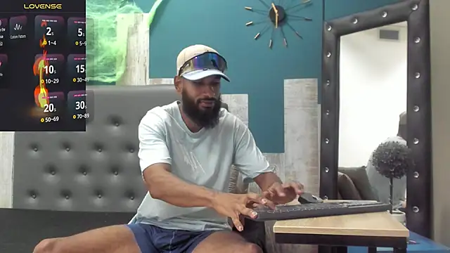 Snapshot of Damian_Shakur chatting on October 2025 11:23:02 AM Damian Shakur online show from October 2025 11:23:02 AM