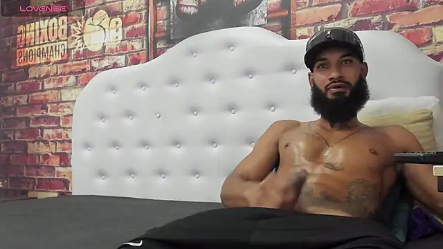 Snapshot of Damian_Shakur chatting on December 2025 02:11:01 PM Damian Shakur online show from December 2025 02:11:01 PM