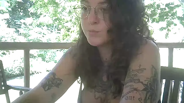 Snapshot of Blue_Liz chatting on March 2026 12:57:02 PM Blue Liz online show from March 2026 12:57:02 PM