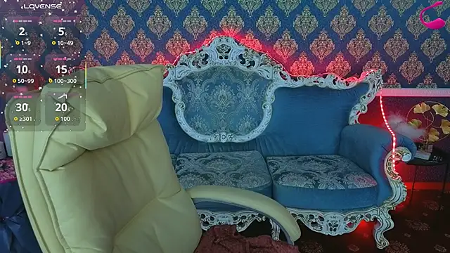 MissRossi online show from April 2026 07:00:01 PM