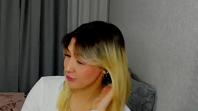 Snapshot of Bella_svon chatting on September 2025 01:13:02 PM Bella svon online show from September 2025 01:13:02 PM