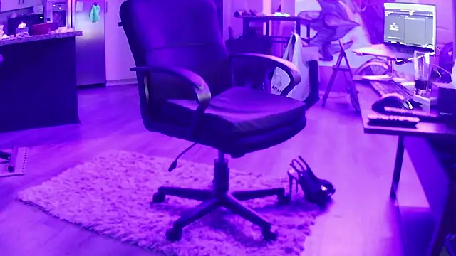 glitterboxx online show from June 2026 04:35:01 AM
