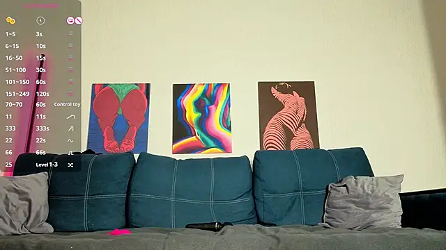 TrixiBell online show from November 2025 04:56:01 AM