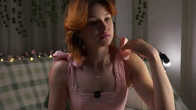 Snapshot of BlytheBenny chatting on November 2025 12:20:02 AM BlytheBenny online show from November 2025 12:20:02 AM