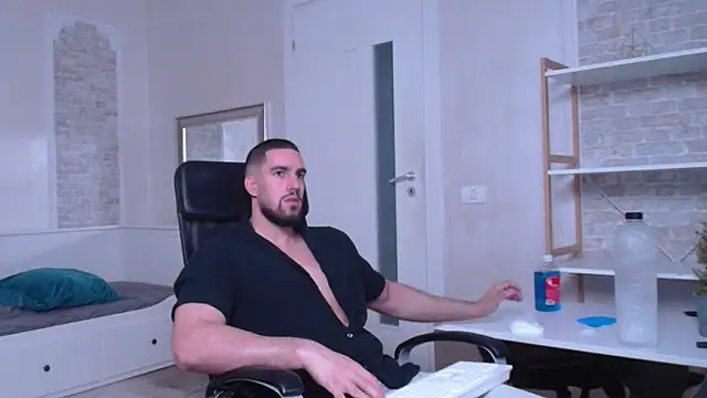 IvanHydee online show from September 2025 04:45:02 AM