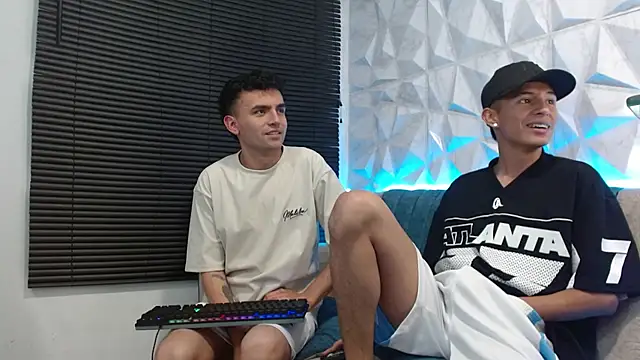 Snapshot of Isaac_tan chatting on October 2025 04:12:01 AM Isaac tan online show from October 2025 04:12:01 AM