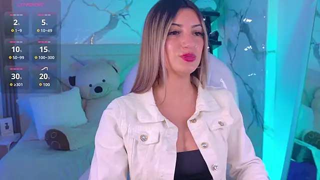 Snapshot of _aitana_001 chatting on June 2026 07:23:01 PM aitana 001 online show from June 2026 07:23:01 PM