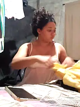 Snapshot of Violethroos chatting on October 2025 12:55:01 AM Violethroos online show from October 2025 12:55:01 AM