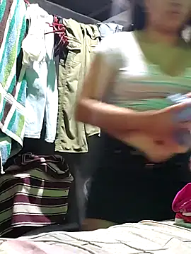 Snapshot of Violethroos chatting on November 2025 03:27:01 AM Violethroos online show from November 2025 03:27:01 AM