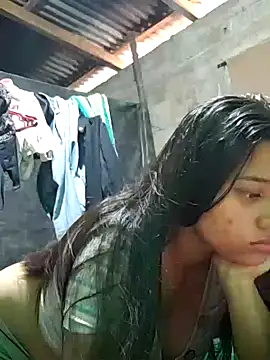 Snapshot of Violethroos chatting on November 2025 08:07:01 PM Violethroos online show from November 2025 08:07:01 PM