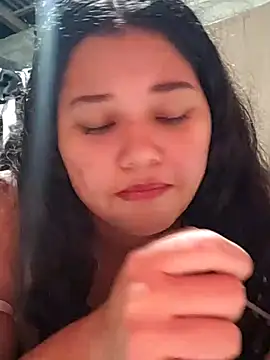 Snapshot of Violethroos chatting on November 2025 03:32:02 AM Violethroos online show from November 2025 03:32:02 AM