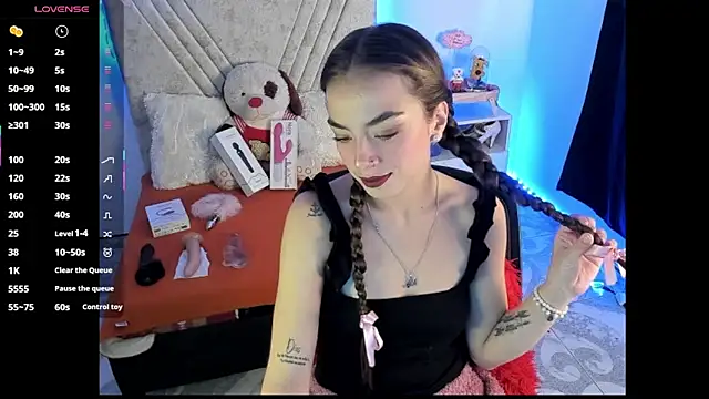 Mia Victoria22 online show from July 2026 06:02:02 PM