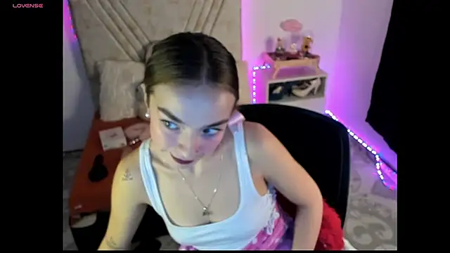 Mia Victoria22 online show from July 2026 01:41:02 AM