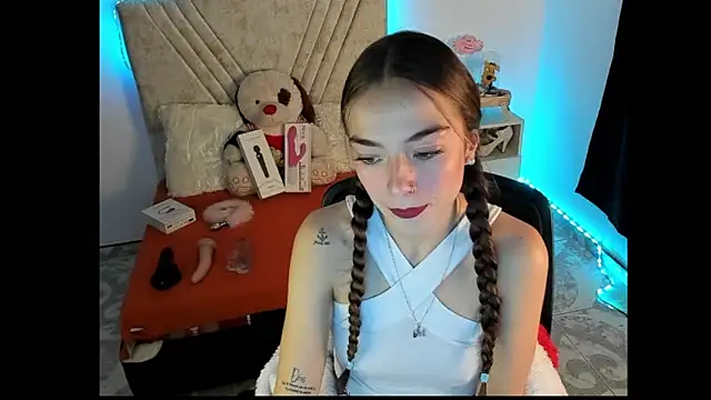 Mia Victoria22 online show from July 2026 02:20:02 AM