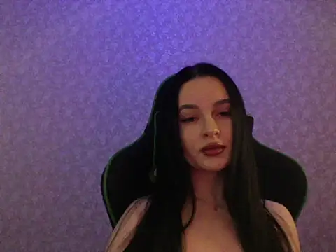 Lulii24 online show from March 2026 10:04:02 PM