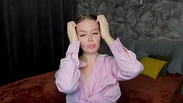 LaurennHill online show from December 2025 12:16:02 AM