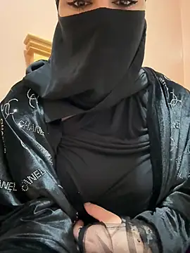  Laiali  online show from February 2026 10:33:01 PM