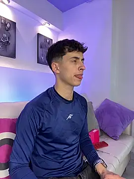 AdrianRinaldi online show from September 2025 09:05:01 PM