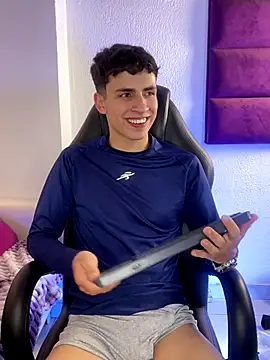 AdrianRinaldi online show from September 2025 08:20:02 AM