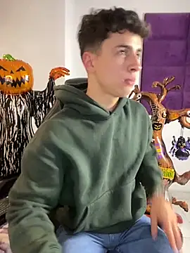 AdrianRinaldi online show from November 2025 08:11:01 PM