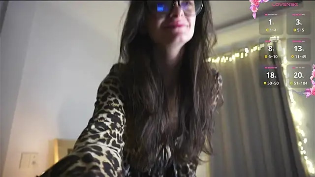 Snapshot of Morena_Dolce chatting on December 2025 01:02:02 AM Morena Dolce online show from December 2025 01:02:02 AM