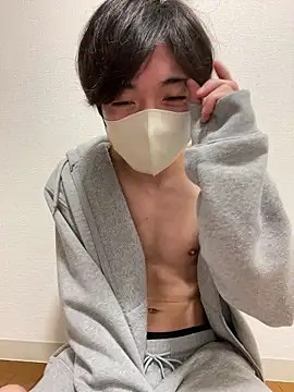 Yuma0718 online show from February 2026 12:24:01 PM